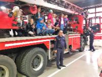 Ученики подшефной школы приходят в гости к пожарным-спасателям